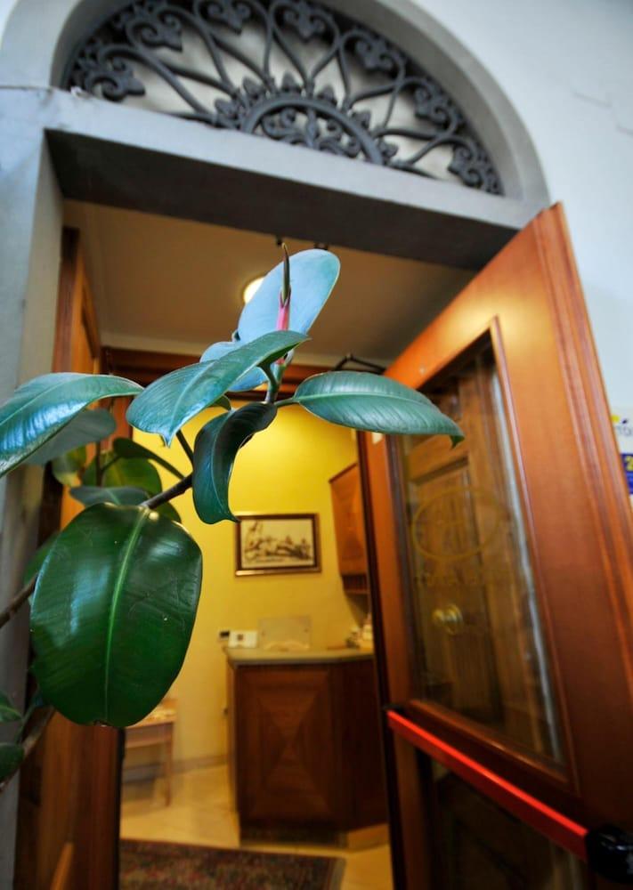 Anna's Hotel Florencia
